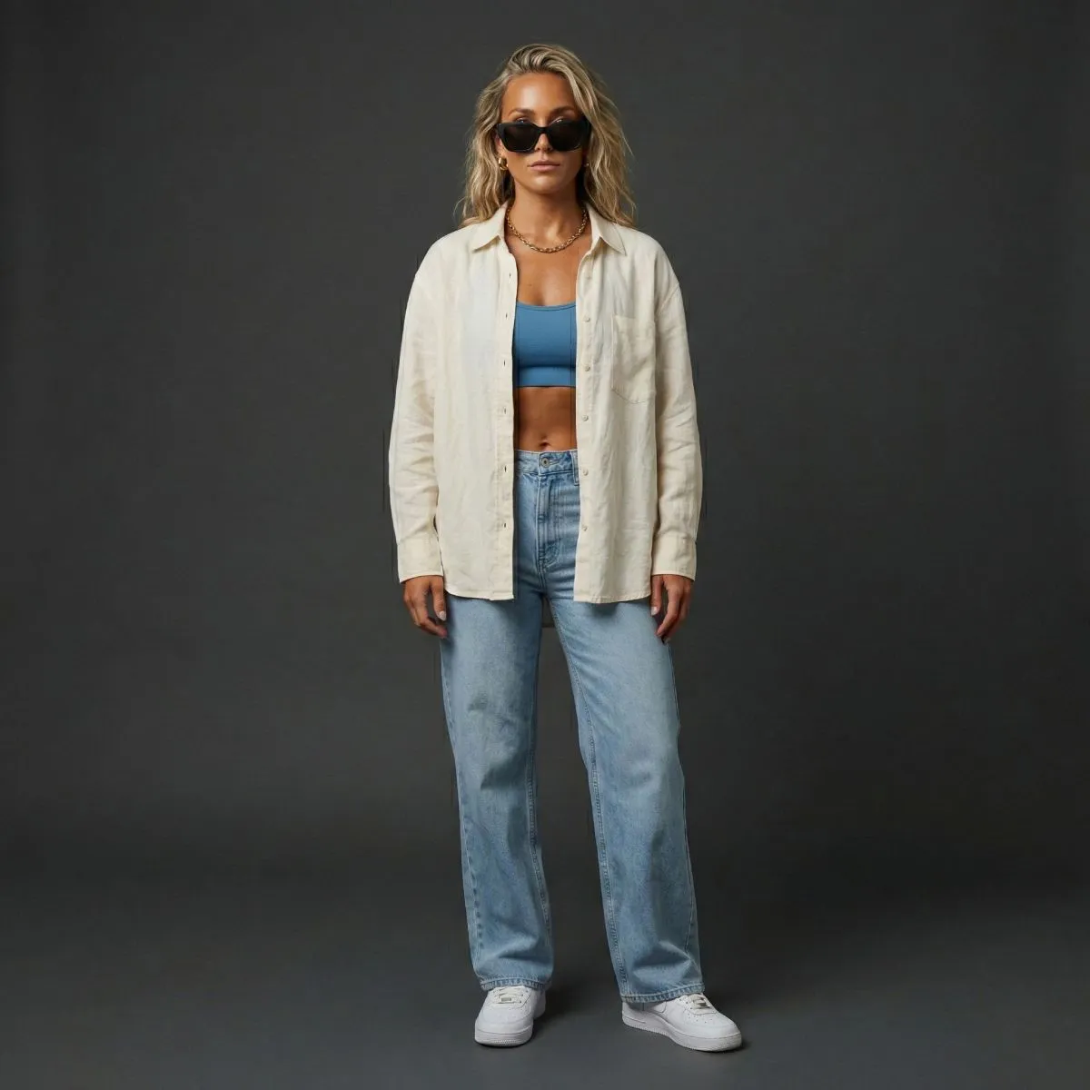 Saskia Halloway full body